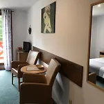 Avita 3*